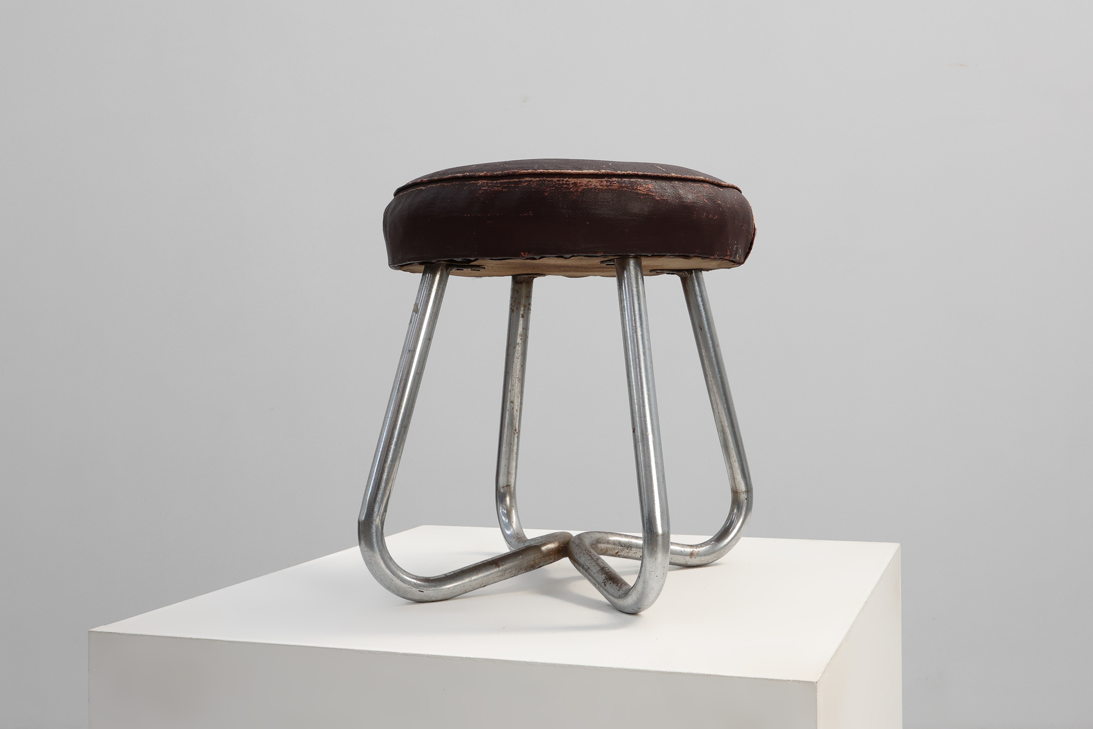 Bauhaus Modernist Stool with Chrome Tubular Frame and Leather Seat, Germany &ndash; 1920sthumbnail